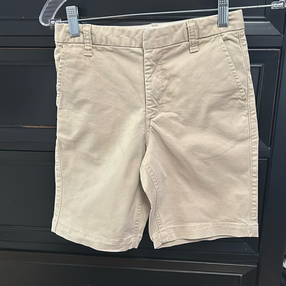 EUC Priced to sell
Boys khaki GAP shorts 
14 slim